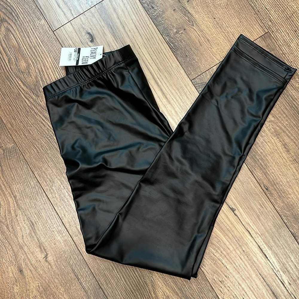 Leather type leggings
